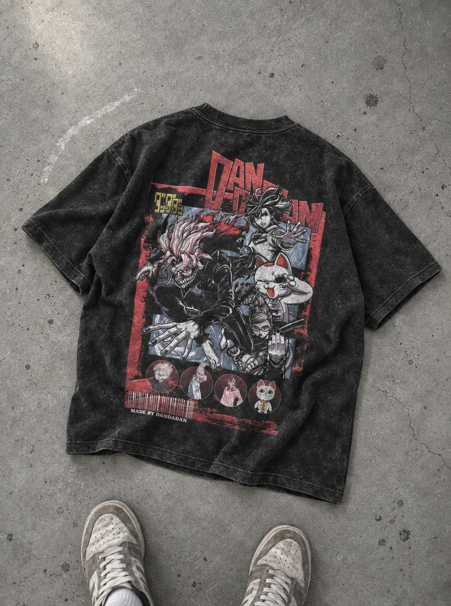 Okarun Squad – T-Shirt – flat-lay | Dandadan