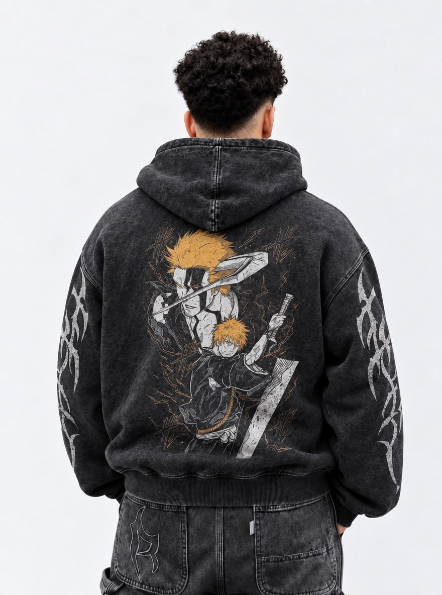 Ichigo vs Hollow – Hoodie – model shot | Bleach