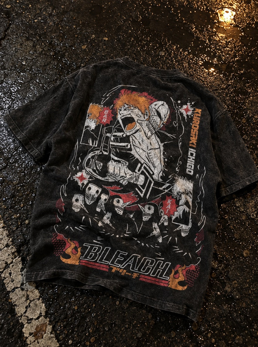 Ichigo Hollowfied – T-Shirt – flat-lay | Bleach