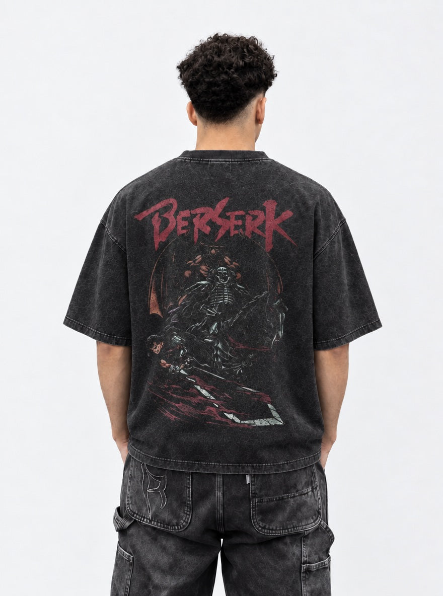 Skull Knight Duel – T-Shirt – model shot | Berserk