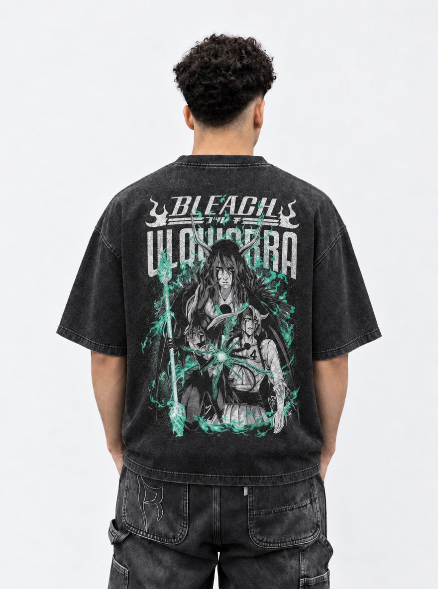 Ulquiorra Green Lance – T-Shirt – model shot | Bleach