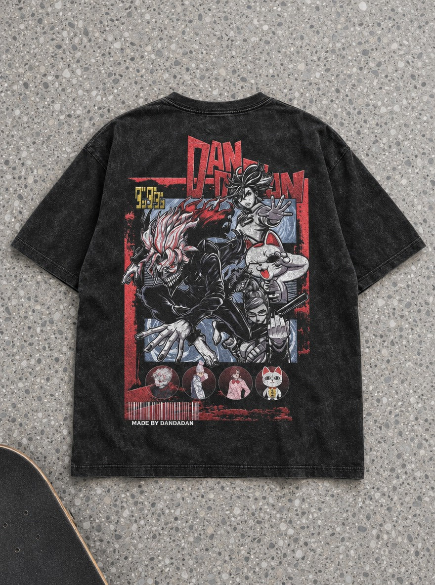 Okarun Squad – T-Shirt – flat-lay | Dandadan