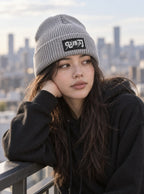 Slayer Crest Beanie 4-Pack – Grey – Demon Slayer Logo – worn | Demon Slayer