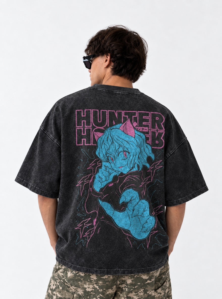 Neferpitou Claw – T-Shirt – model shot | Hunter x Hunter