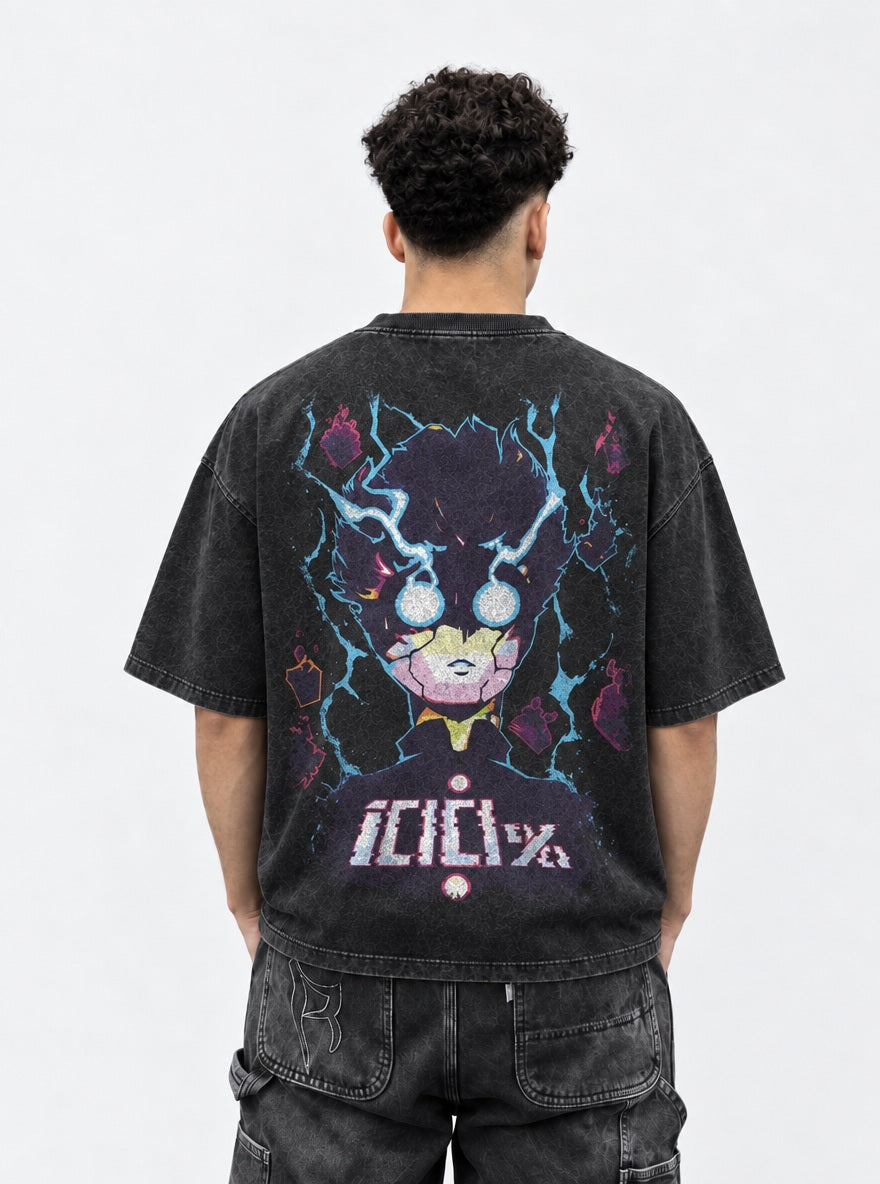 Mob Lightning – T-Shirt – model shot | Mob Psycho 100